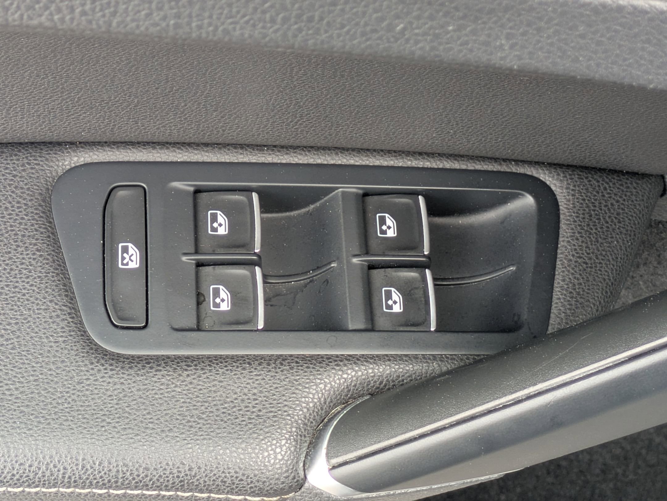 Used 2019 Volkswagen Golf R 4-Door image 20