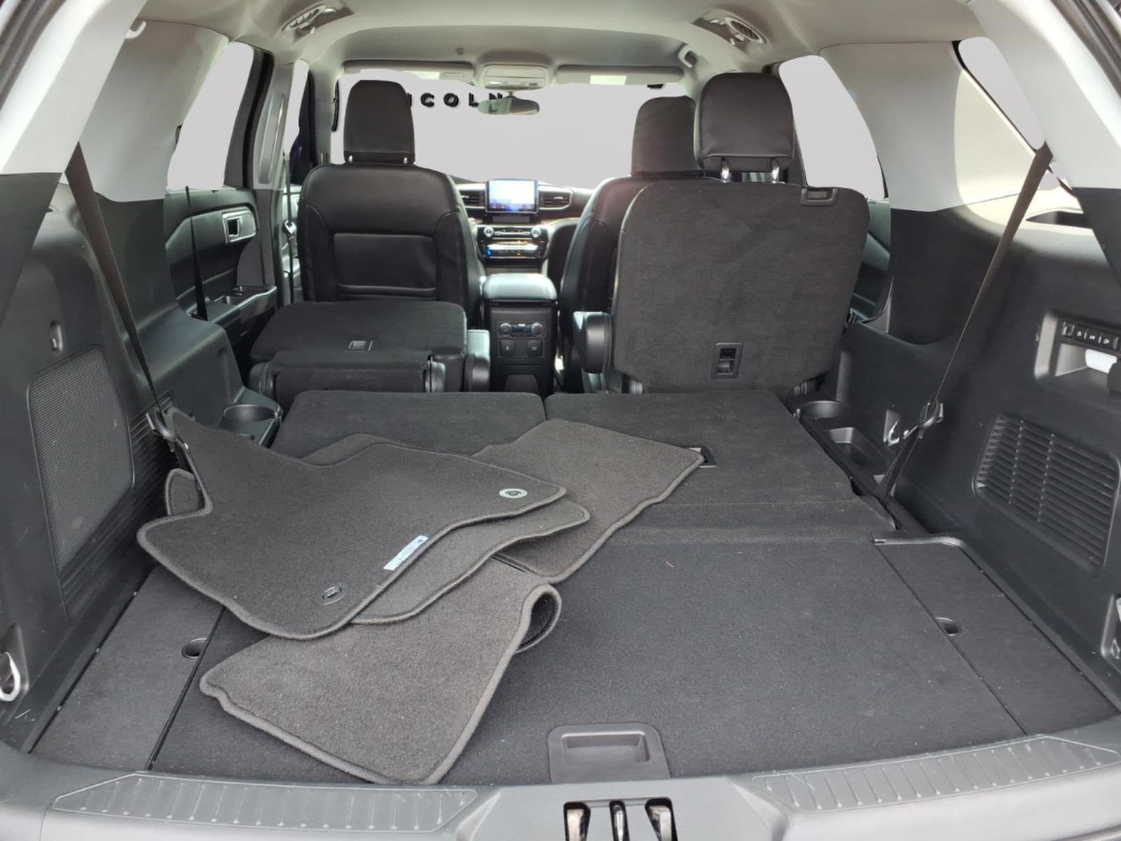 Used 2023 Ford Explorer Limited w/ Equipment Group 301A AWD/4WD image 10