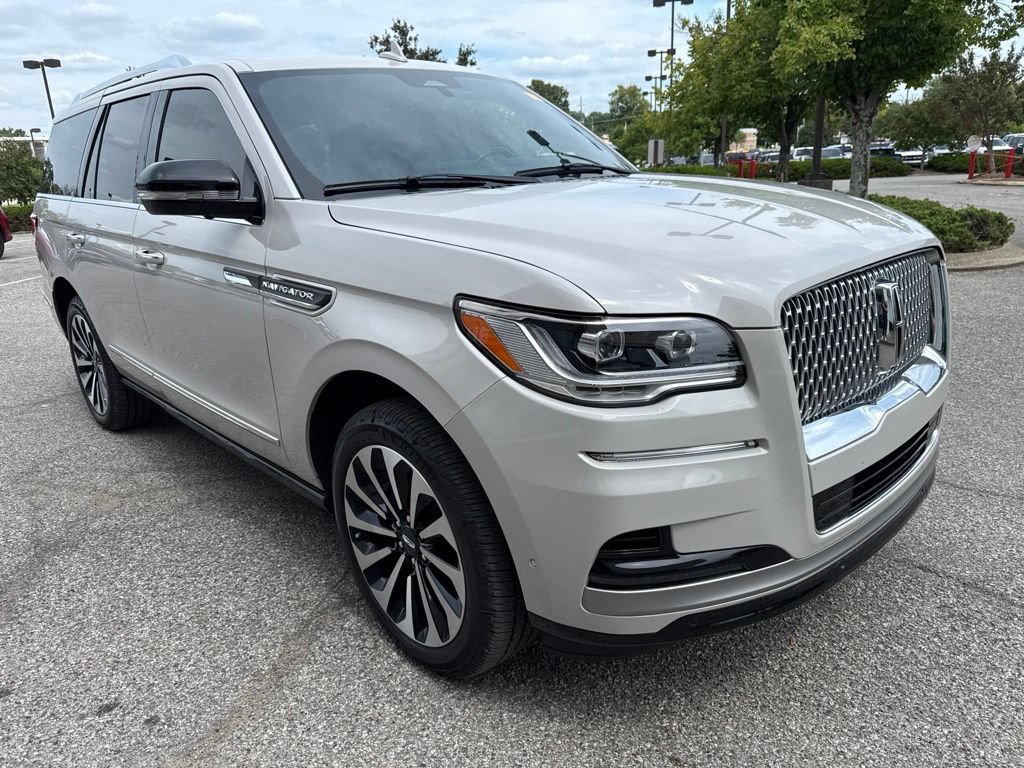 Used 2024 Lincoln Navigator Reserve AWD/4WD image 15