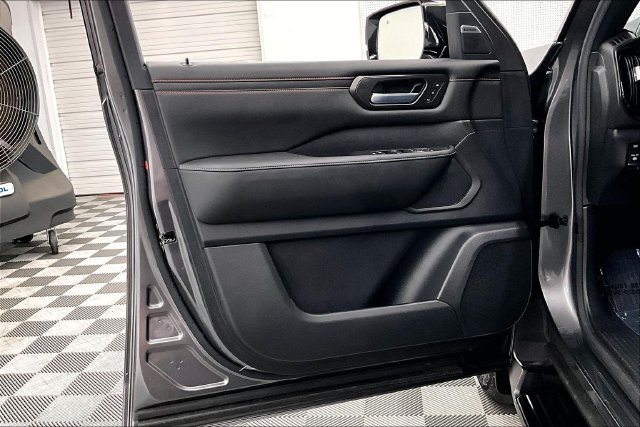 Used 2025 Nissan Armada PRO-4X AWD/4WD image 20