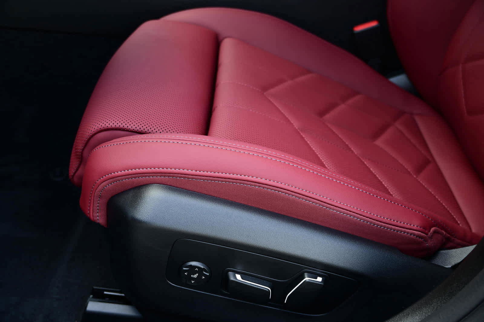 Used 2025 BMW i5 eDrive40i w/ Premium Package image 22