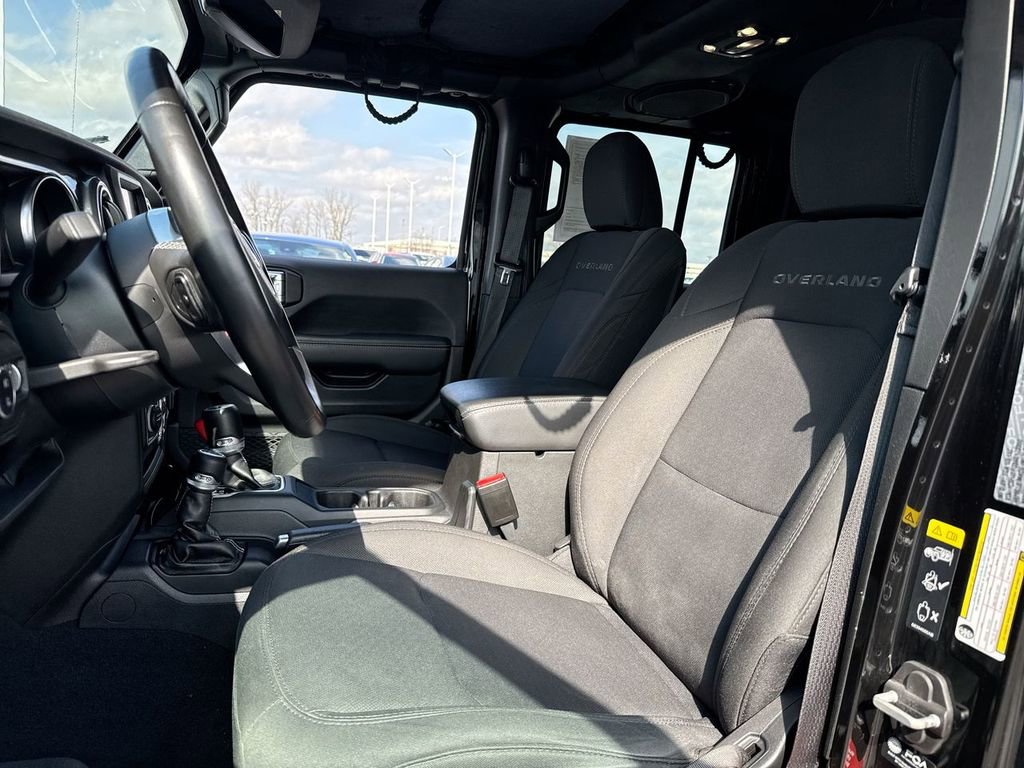 Used 2022 Jeep Gladiator Overland w/ Cold Weather Group image 11