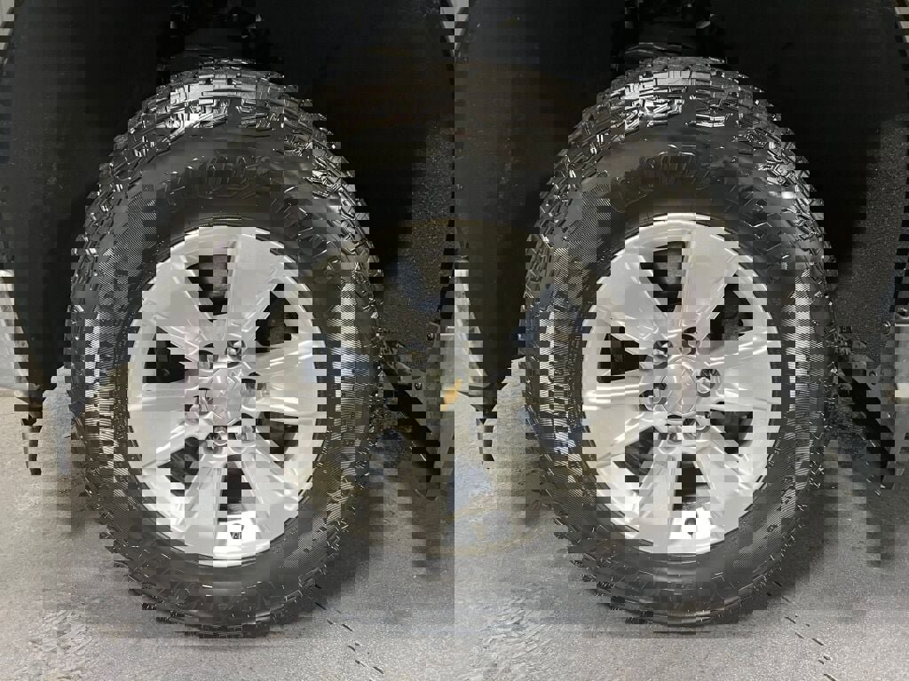 Used 2023 Chevrolet Silverado 1500 LT image 15