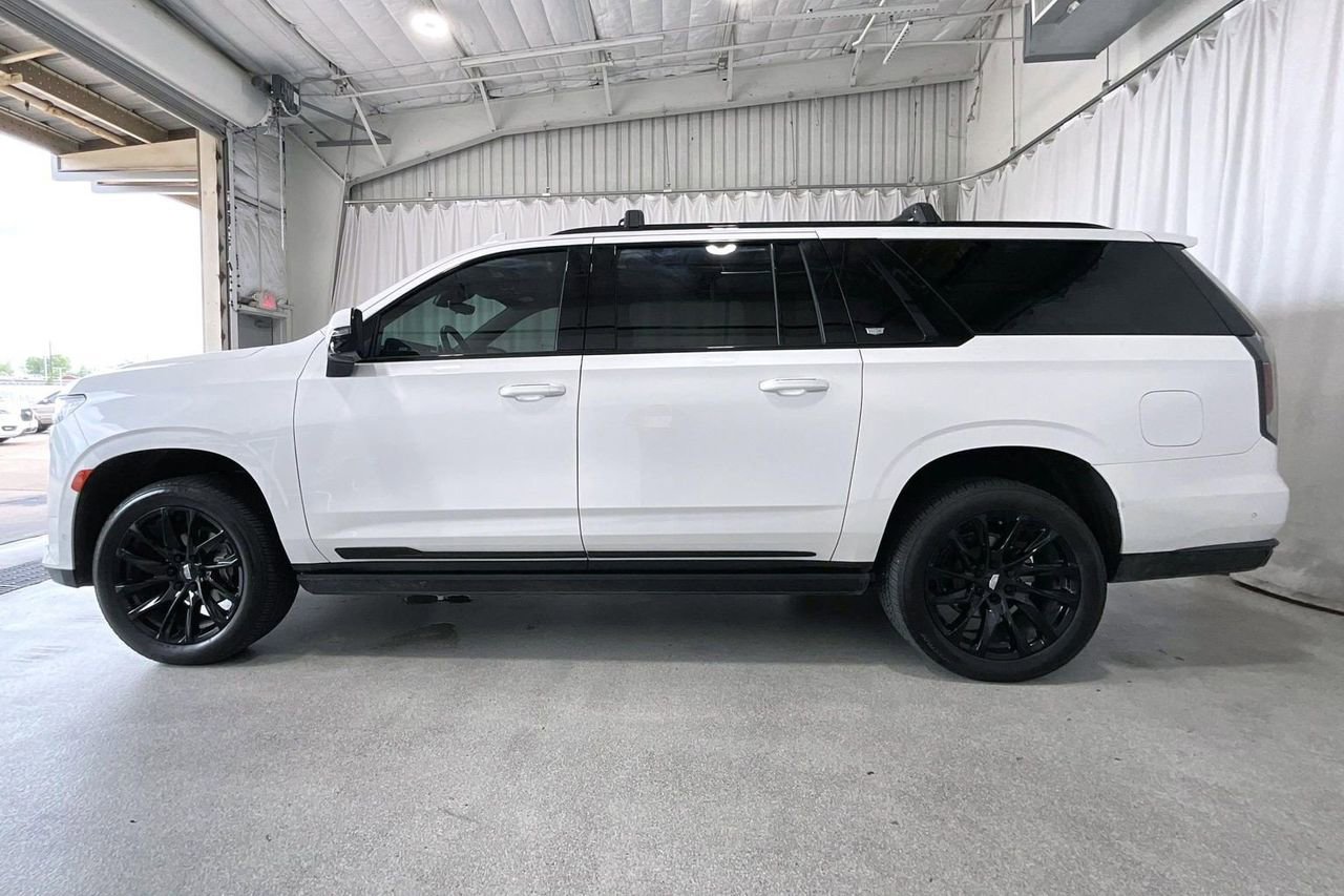 Used 2023 Cadillac Escalade ESV Sport w/ LPO, ONYX Package image 26