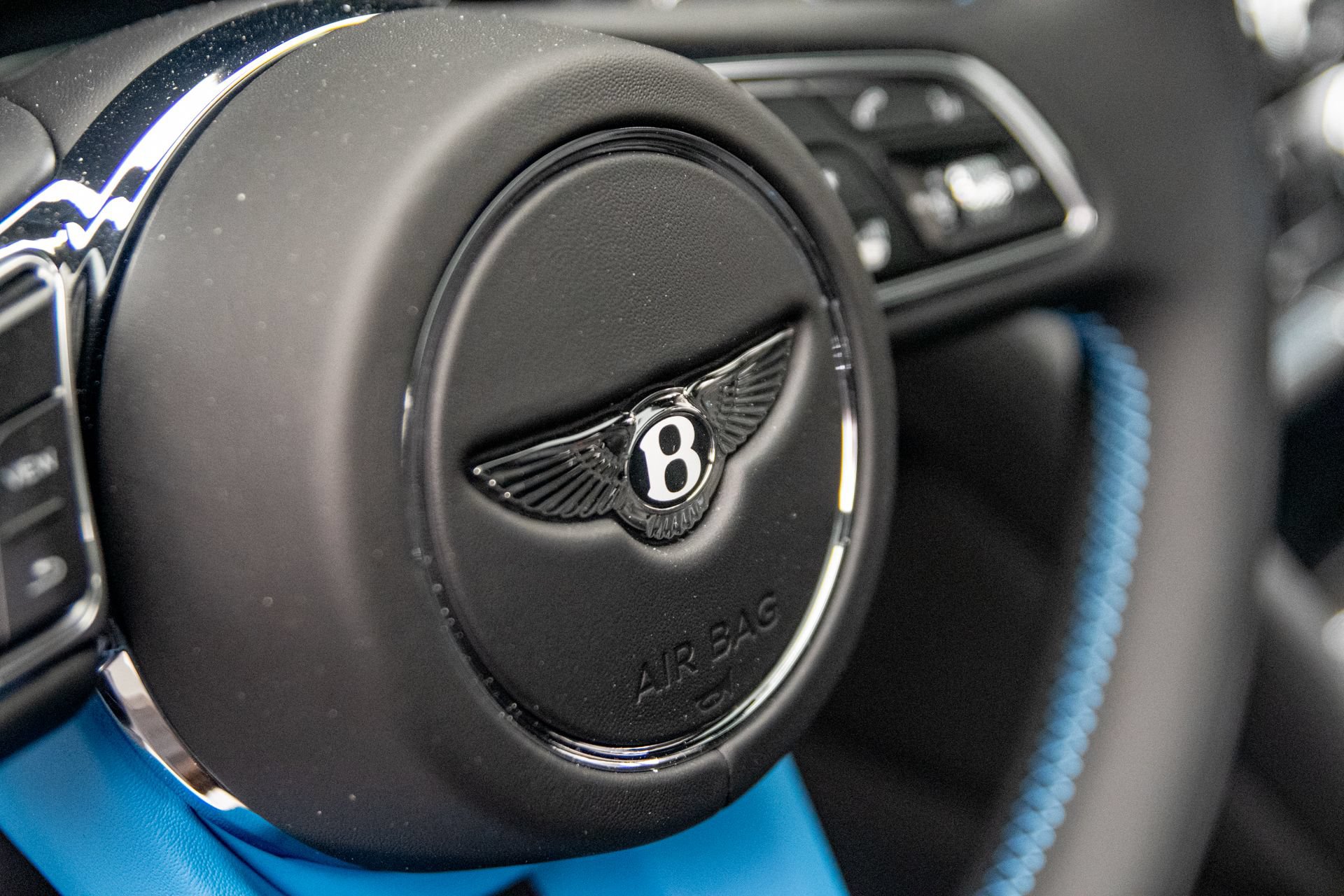 New 2026 Bentley Bentayga AWD/4WD image 14