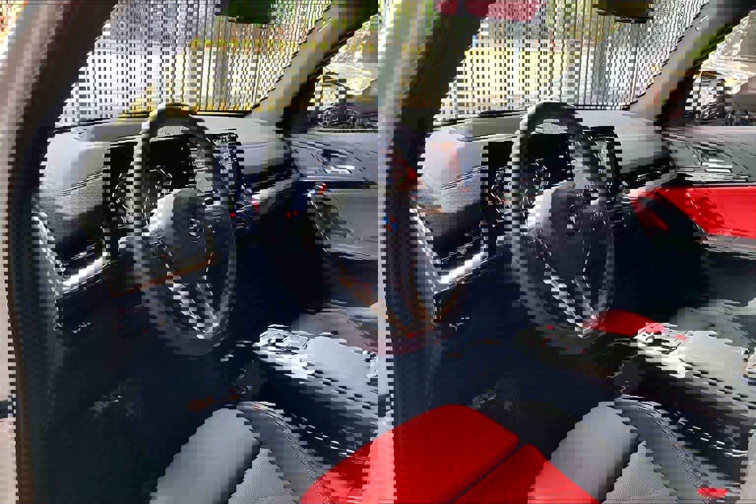 Used 2025 BMW X2 xDrive28i AWD/4WD image 17