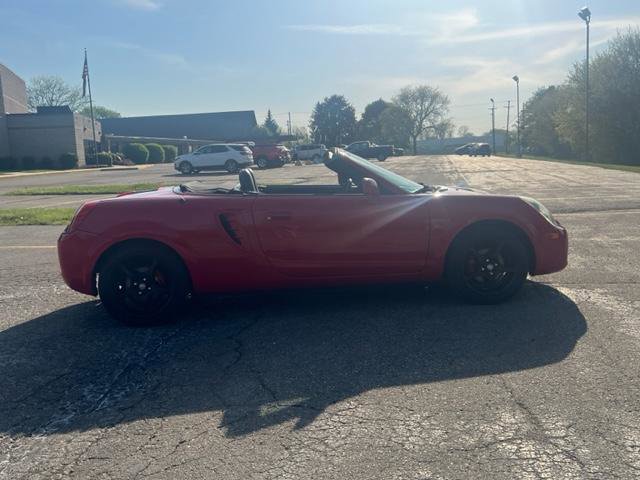 Used 2003 Toyota MR2 image 19
