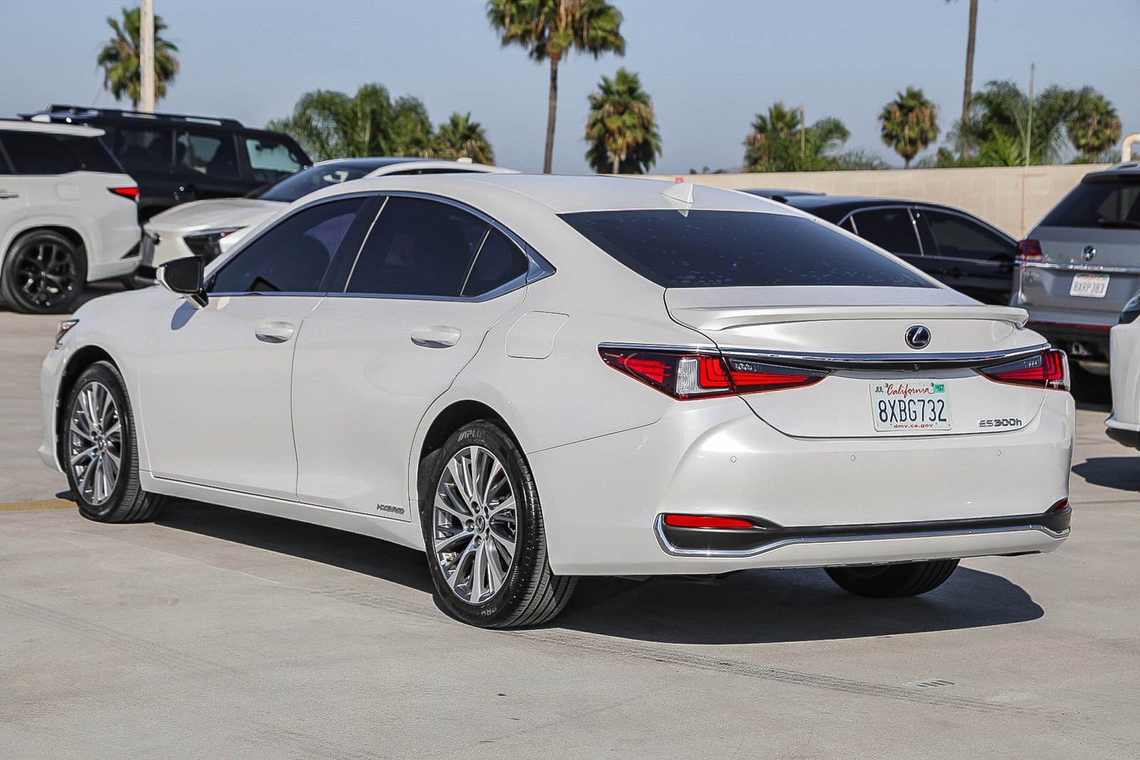 Used 2021 Lexus ES 300h w/ Premium Package FWD image 5