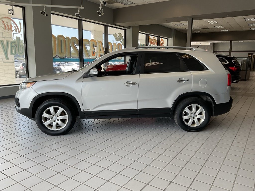 Used 2013 Kia Sorento LX image 4