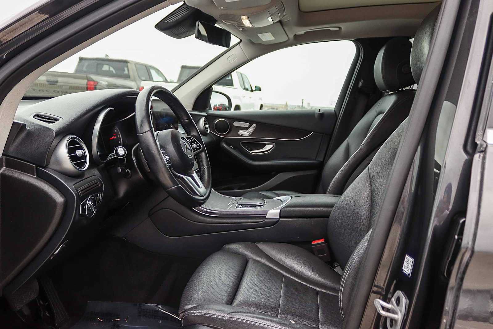 Used 2022 Mercedes-Benz GLC 300 image 17