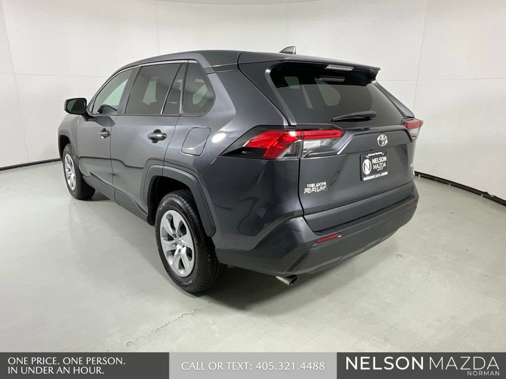 Used 2022 Toyota RAV4 LE image 6