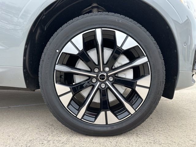 New 2026 Volvo XC60 B5 Plus w/ Protection Package Premier image 9