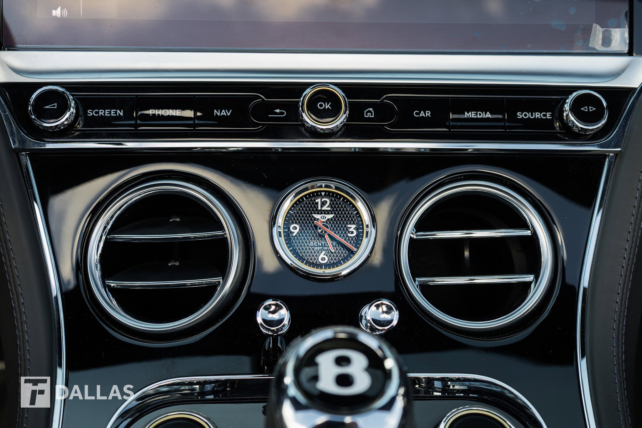 Used 2023 Bentley Continental GT V8 image 26