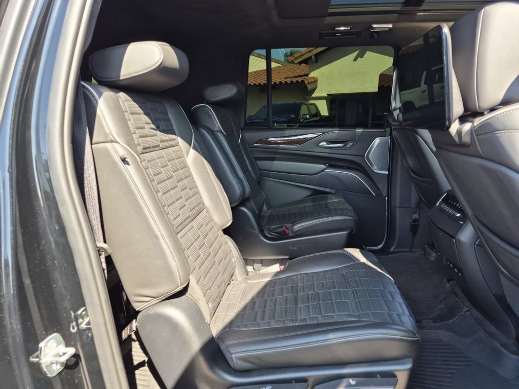 Used 2023 Cadillac Escalade ESV Sport Platinum w/ LPO, ONYX Package AWD/4WD image 28