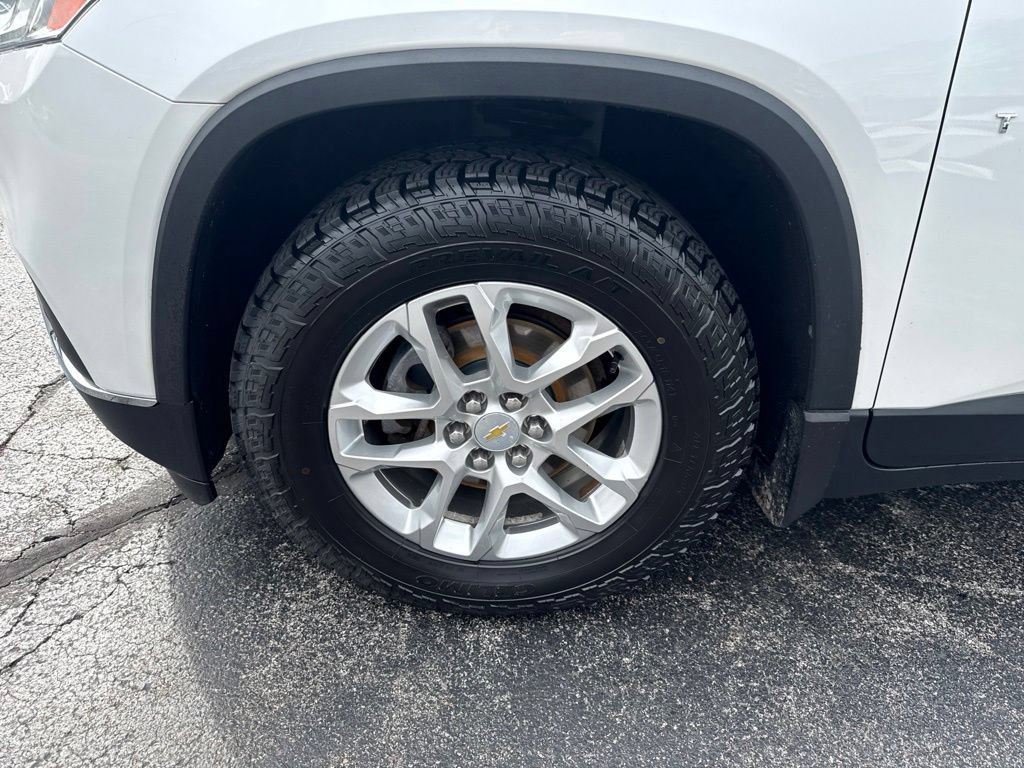 Used 2018 Chevrolet Traverse LT w/ LPO, Floor Liner Package AWD/4WD image 12
