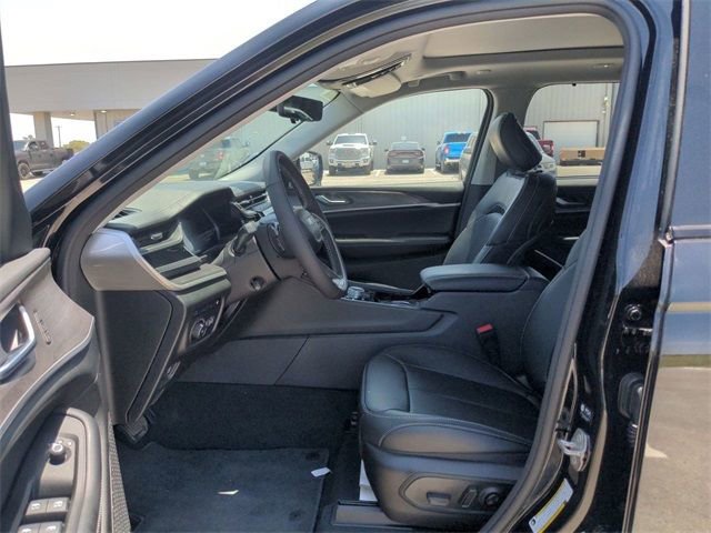 New 2023 Jeep Grand Cherokee 4WD 4xe w/ Luxury Tech Group II image 10