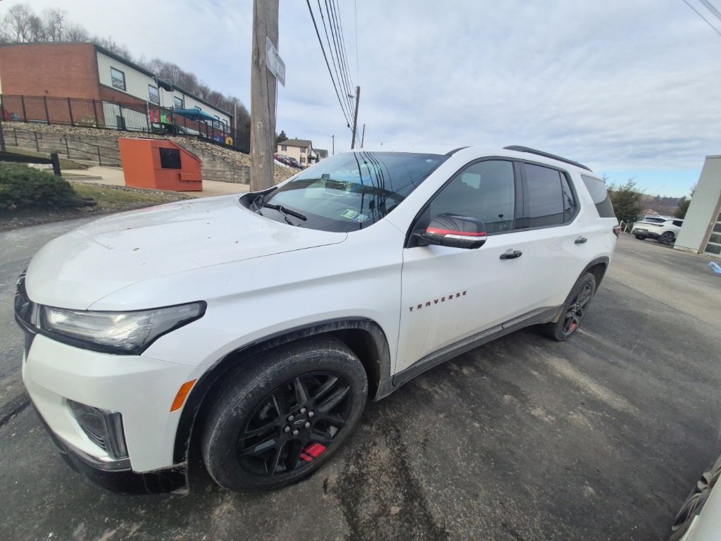 Used 2023 Chevrolet Traverse Premier w/ Redline Edition image 4