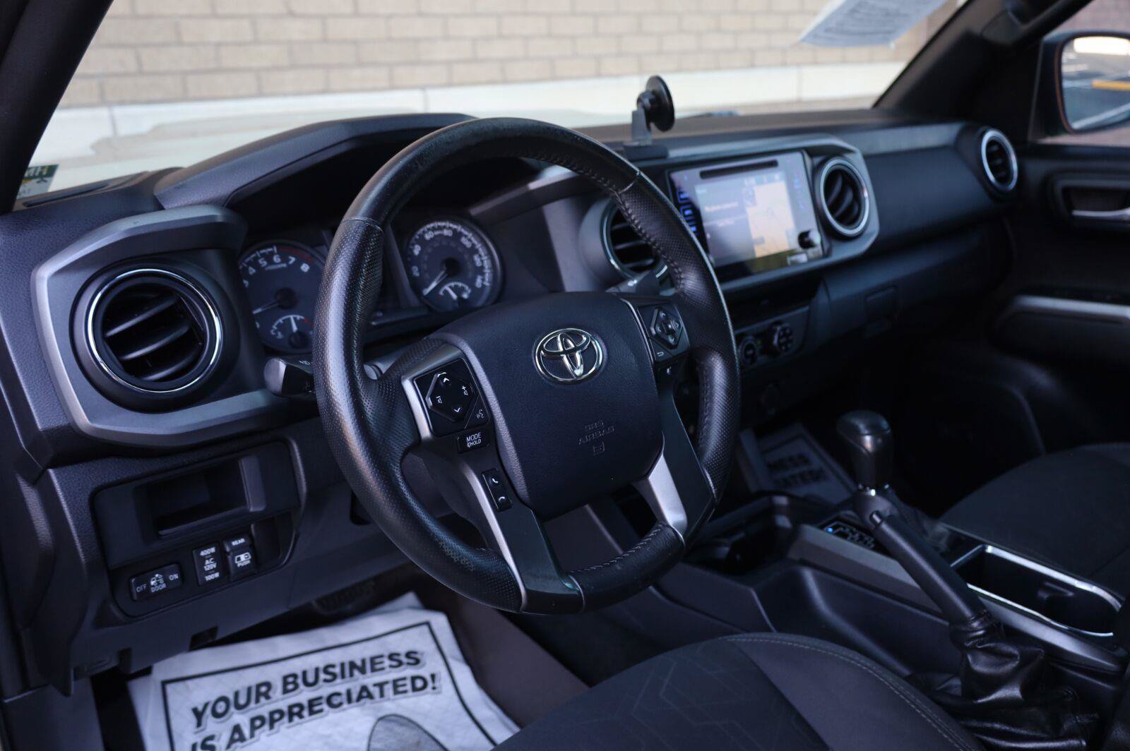 Used 2017 Toyota Tacoma TRD Sport w/ Tow Package (A/T) AWD/4WD image 16