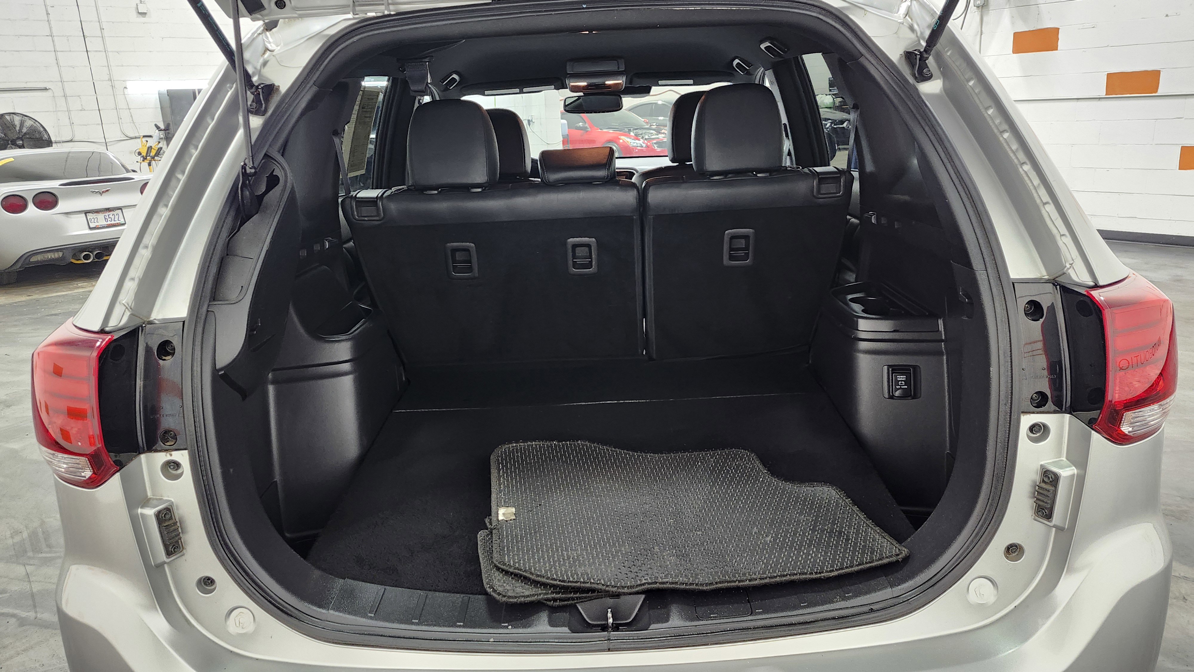 Used 2022 Mitsubishi Outlander SEL image 25