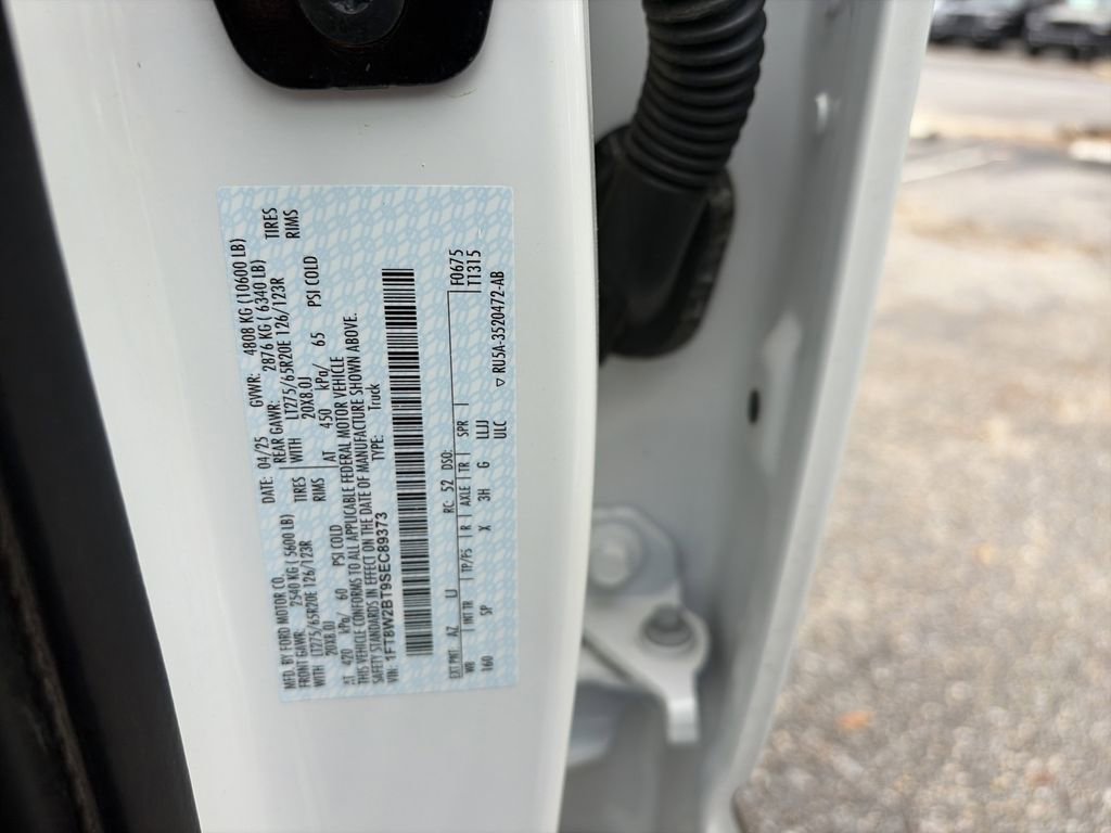 Used 2025 Ford F250 King Ranch w/ FX4 Off-Road Package image 38