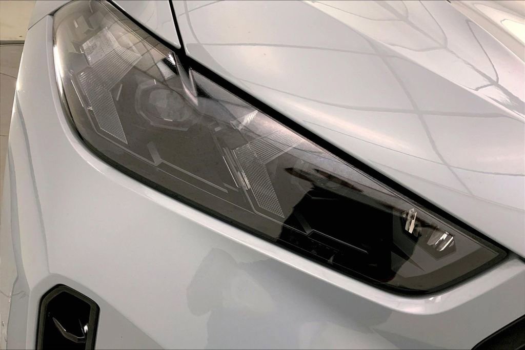 Certified 2026 BMW X6 xDrive40i w/ Climate Comfort Package image 27