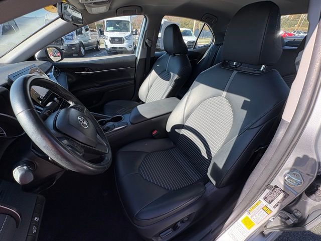 Used 2024 Toyota Camry SE image 23