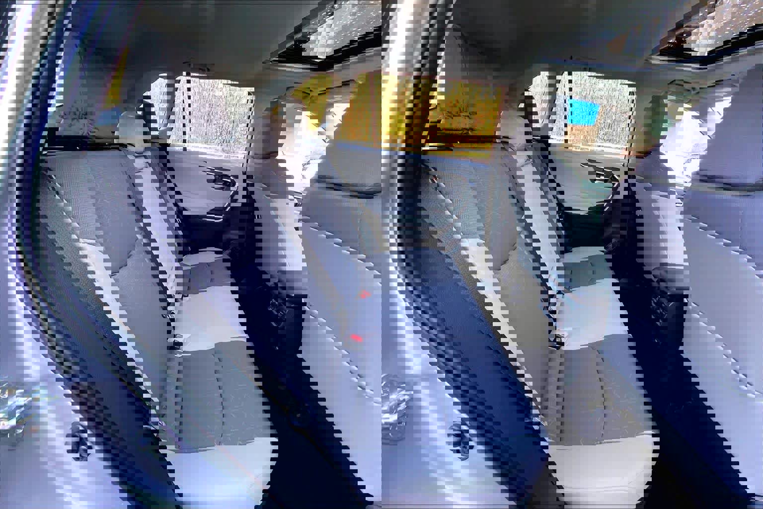 Used 2025 Toyota RAV4 XLE image 19