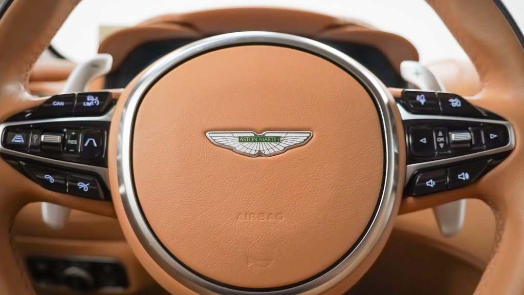 Used 2021 Aston Martin DBX image 26