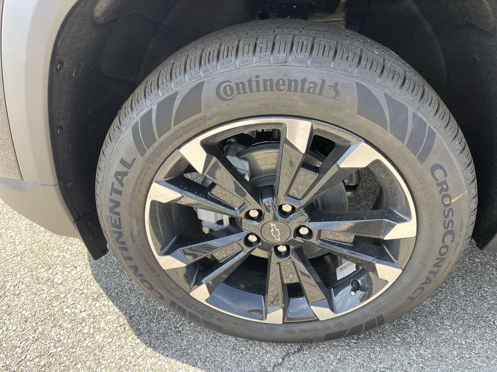 New 2027 Chevrolet Equinox RS w/ LPO, Floor Liner Package FWD image 10