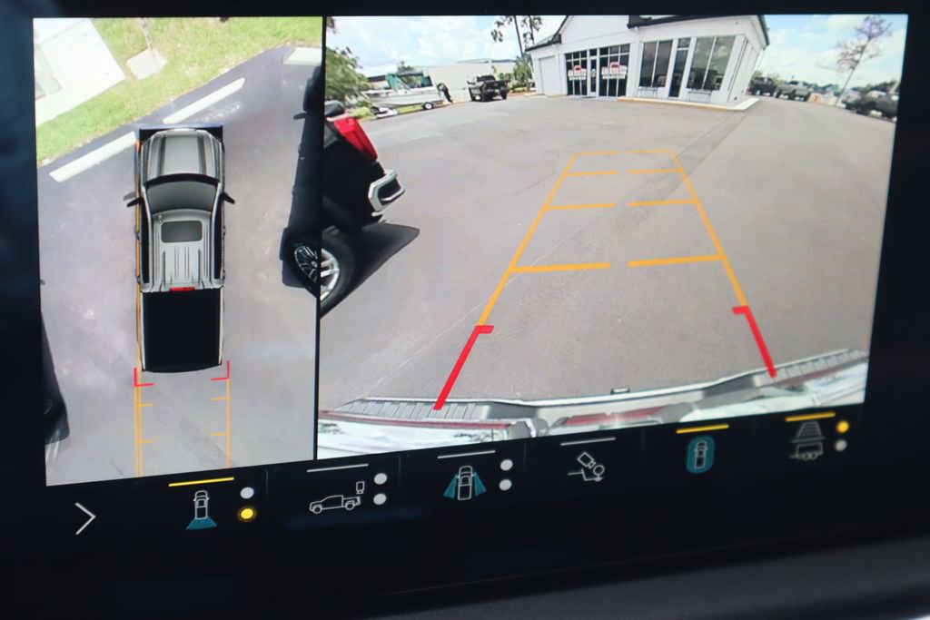 Used 2022 GMC Sierra 1500 AT4 w/ AT4 Premium Package image 9