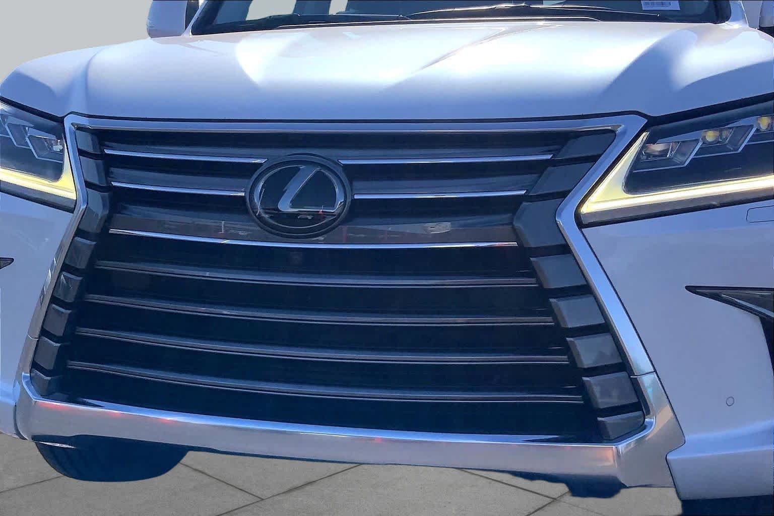 Used 2019 Lexus LX 570 4WD w/ Luxury Package image 30