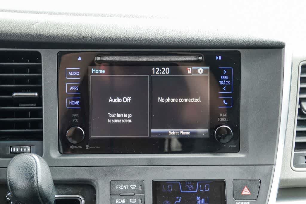 Used 2015 Toyota Sienna LE FWD image 13