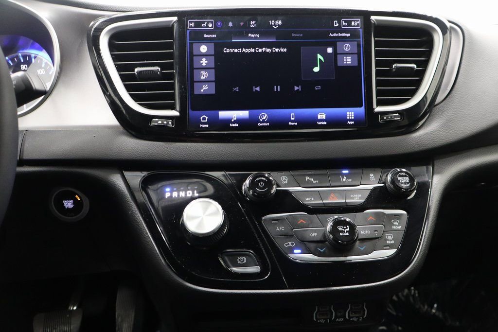 Used 2025 Chrysler Pacifica Select image 22