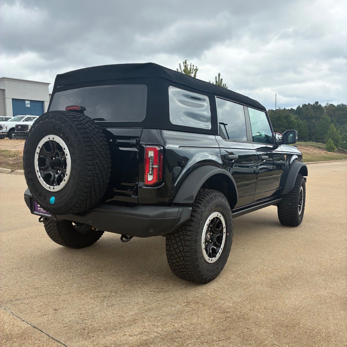 Used 2023 Ford Bronco Badlands w/ Sasquatch Package AWD/4WD image 5