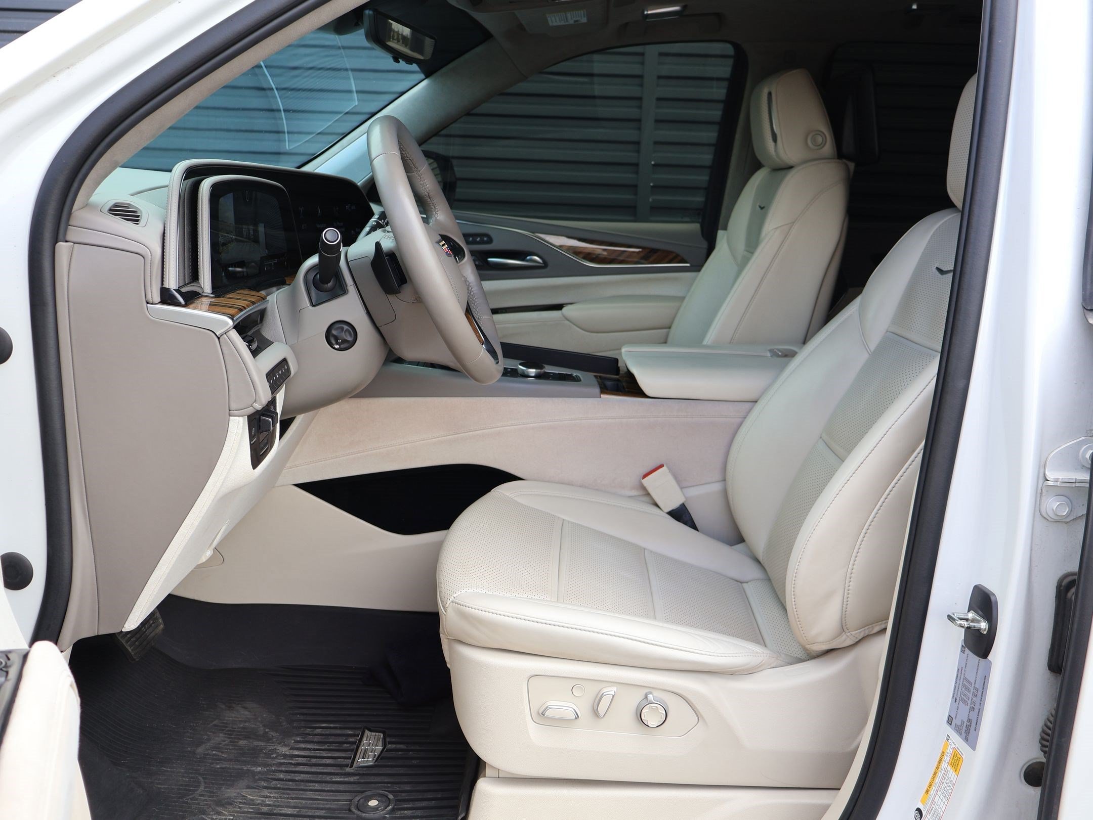 Used 2022 Cadillac Escalade Sport Platinum AWD/4WD image 15