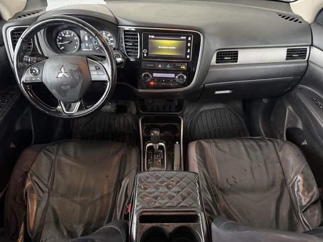 Used 2017 Mitsubishi Outlander SE image 9