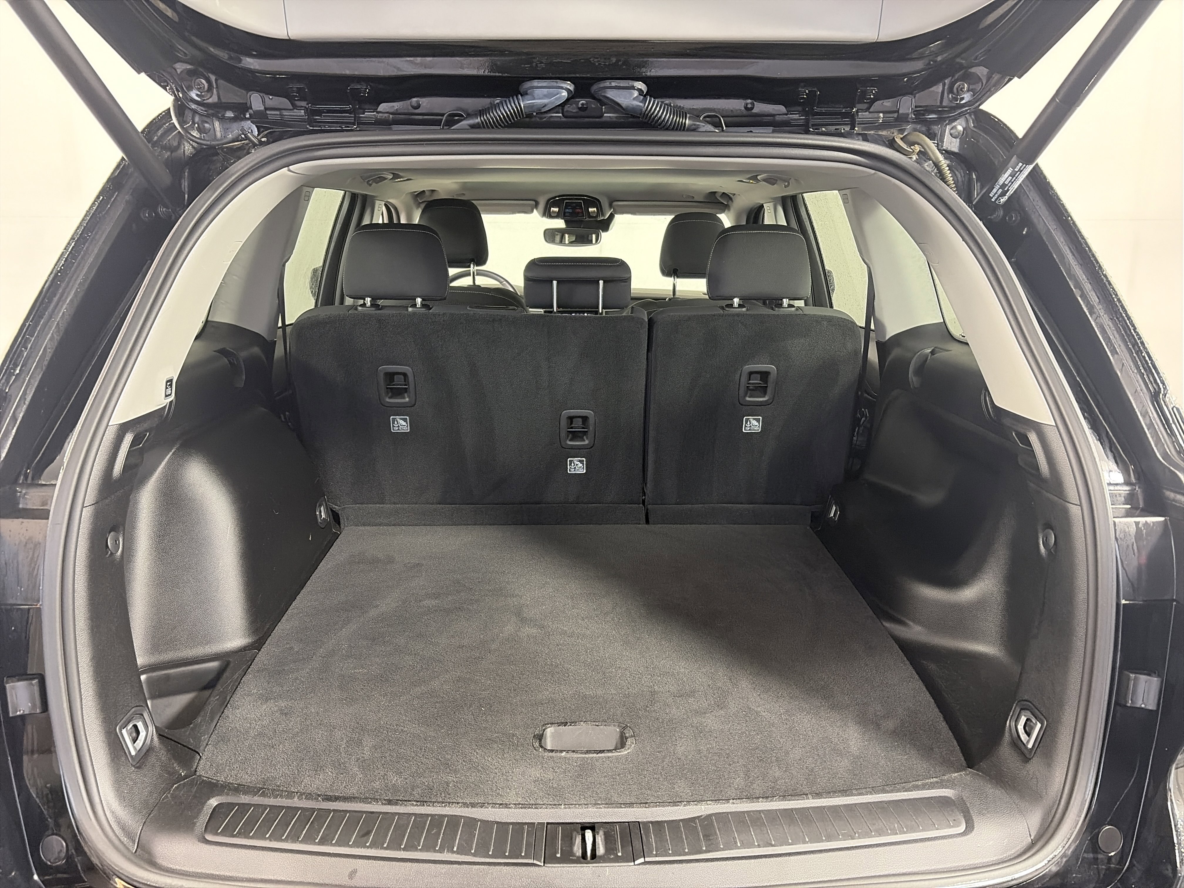 Used 2023 Jeep Grand Cherokee Laredo w/ Luxury Tech Group I image 18