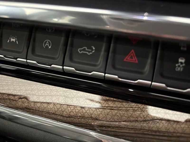 Used 2025 Chevrolet Silverado 1500 LT image 30