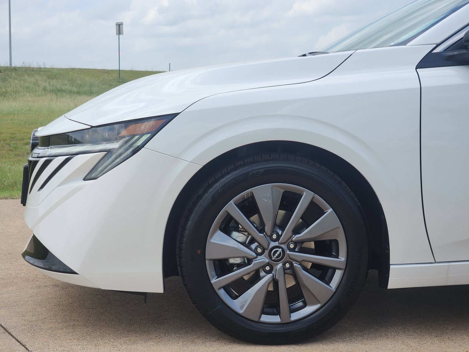 New 2026 Nissan Sentra SL w/ Floor Mat Package FWD image 10