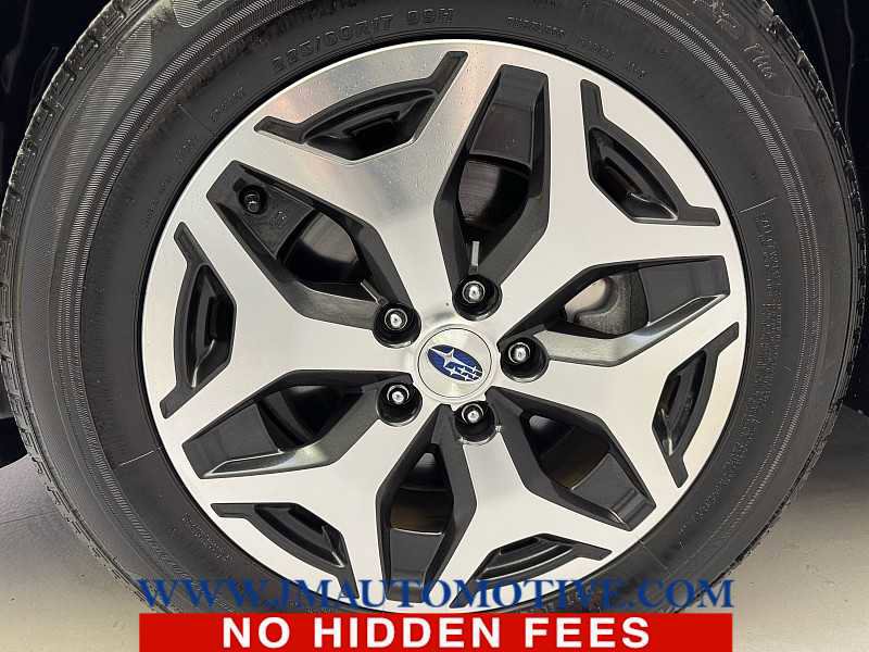 Used 2023 Subaru Forester Premium AWD/4WD image 9