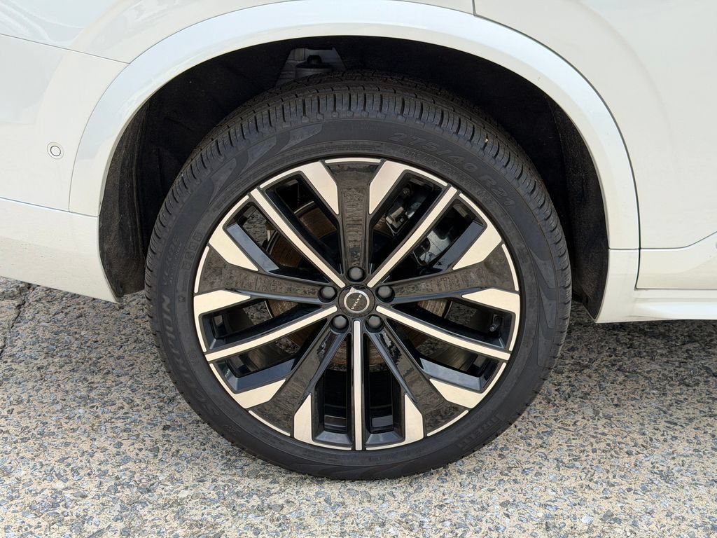New 2026 Volvo XC90 B6 Plus w/ Protection Package Premier AWD/4WD image 6