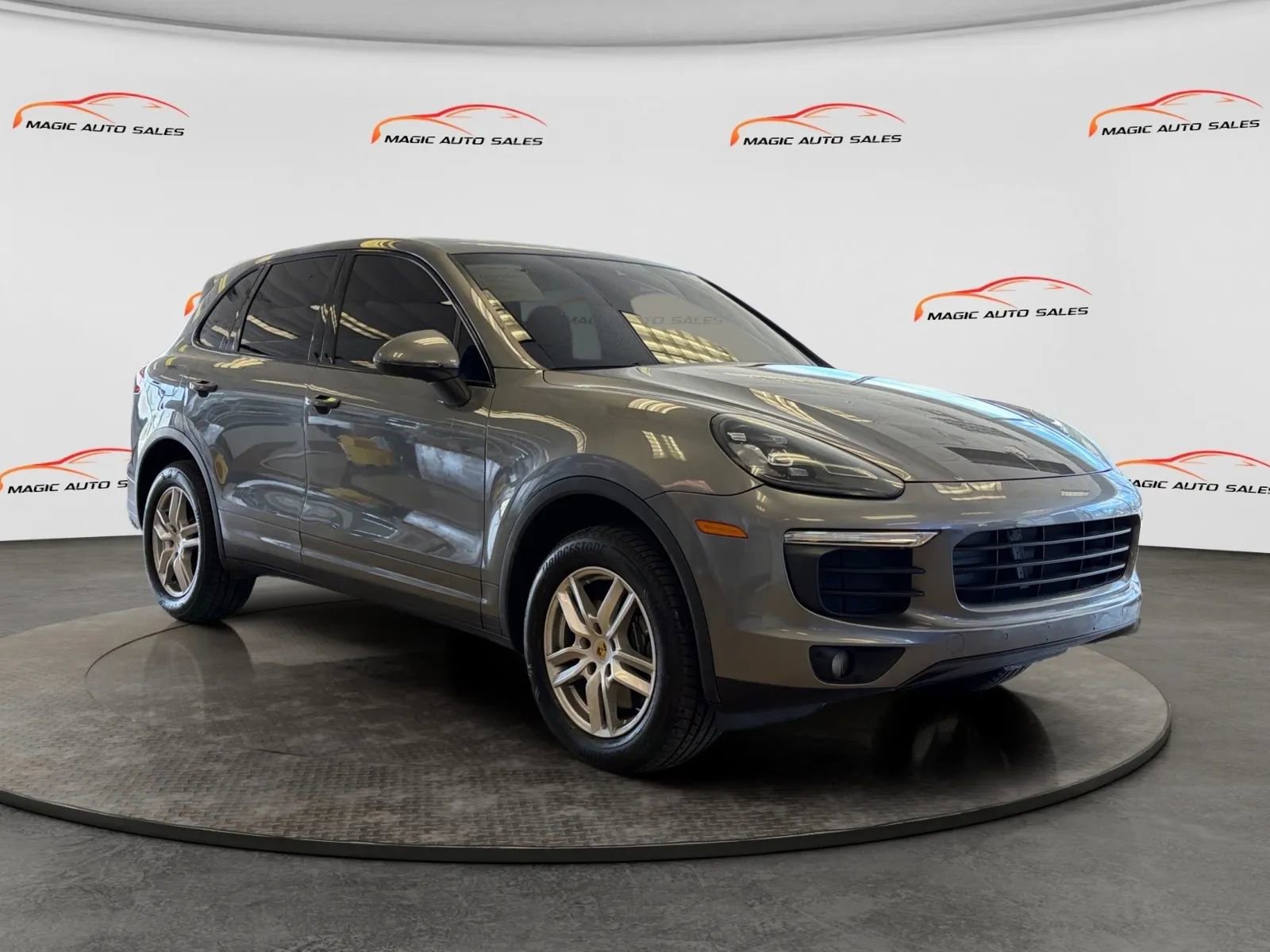 Used 2016 Porsche Cayenne w/ Premium Package Plus image 44