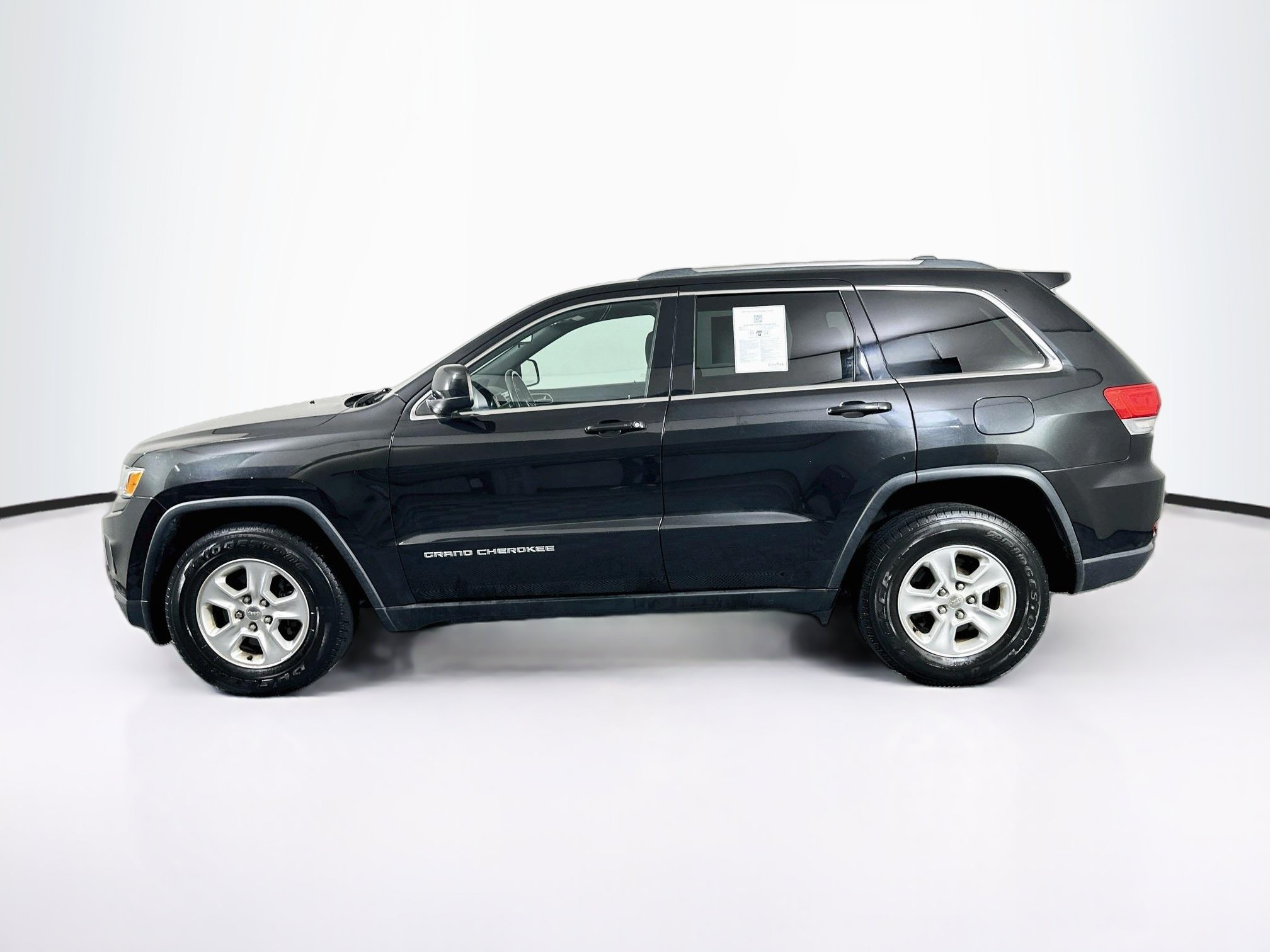 Used 2015 Jeep Grand Cherokee Laredo w/ Quick Order Package 23E AWD/4WD image 4