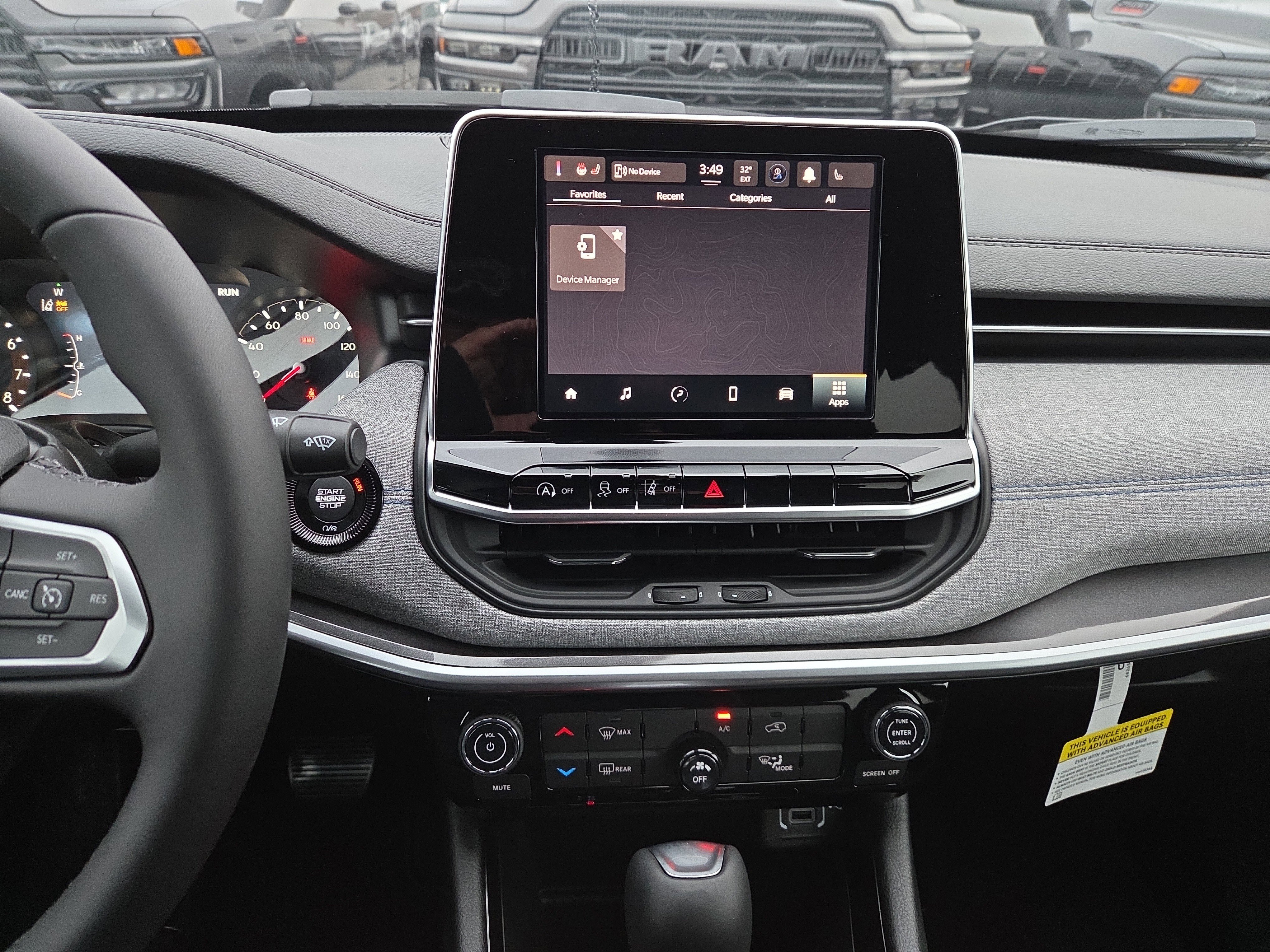 New 2026 Jeep Compass Latitude image 10