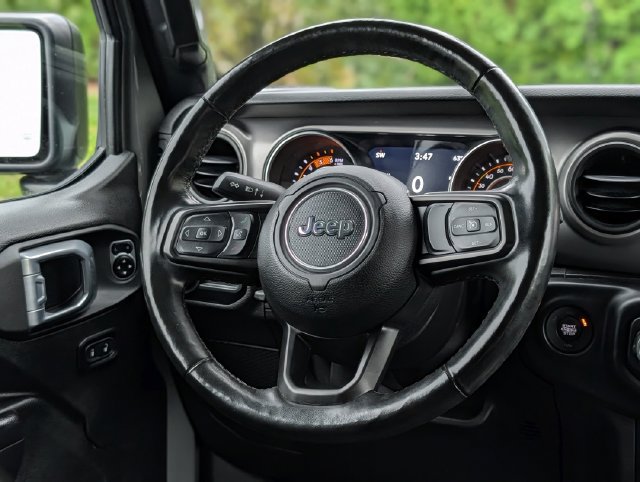 Used 2021 Jeep Gladiator Sport AWD/4WD image 14
