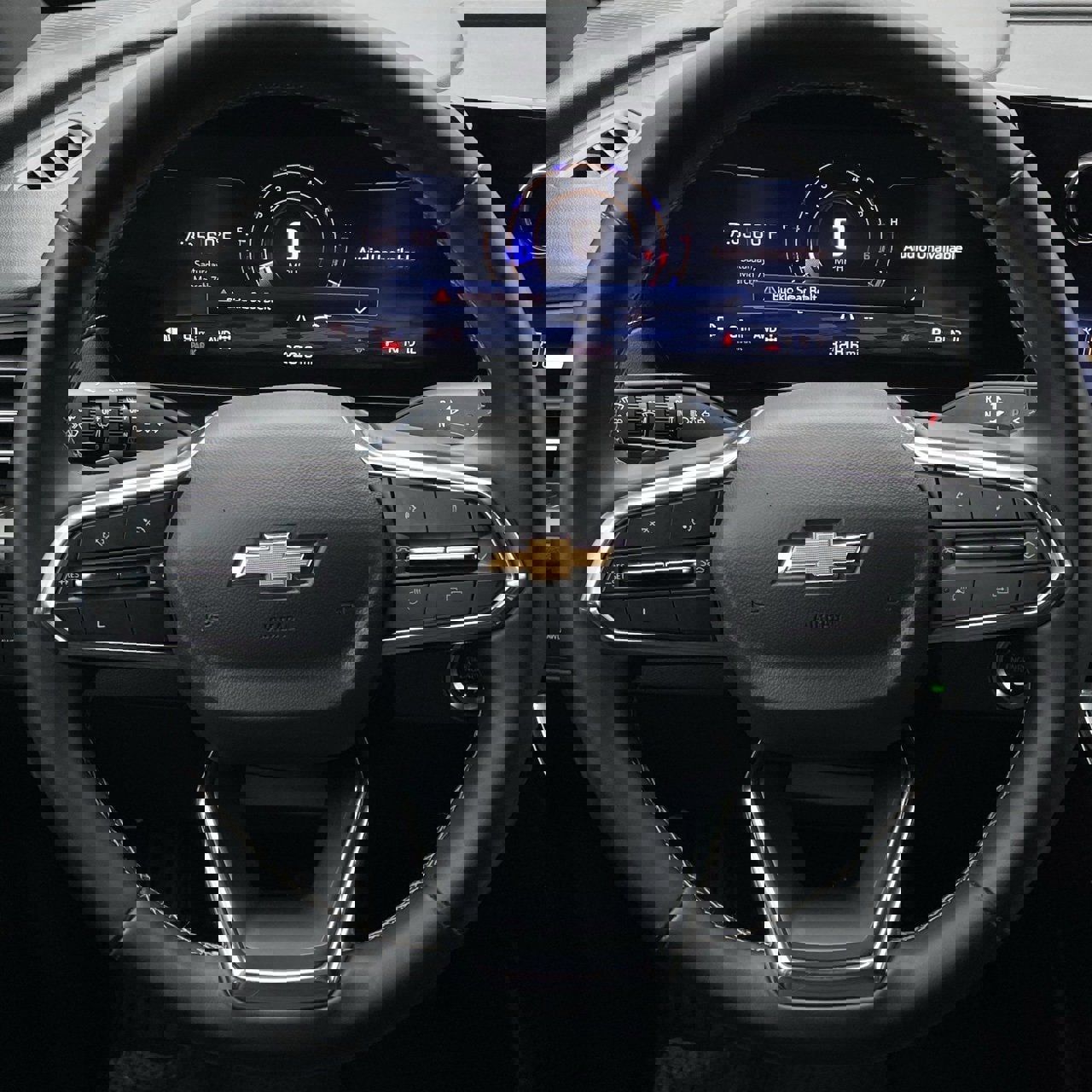 Used 2025 Chevrolet Traverse LT image 12