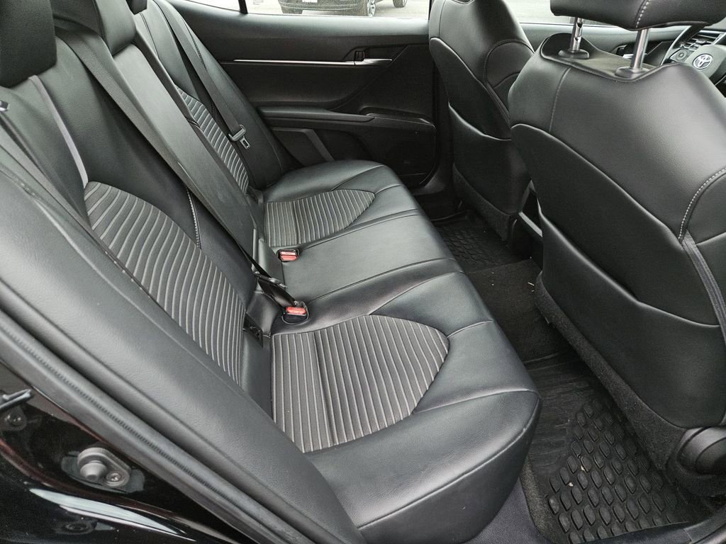 Used 2021 Toyota Camry SE w/ Cold Weather Package image 33