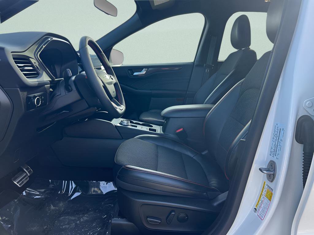 Used 2023 Ford Escape ST-Line w/ Tech Pack #1 AWD/4WD image 16