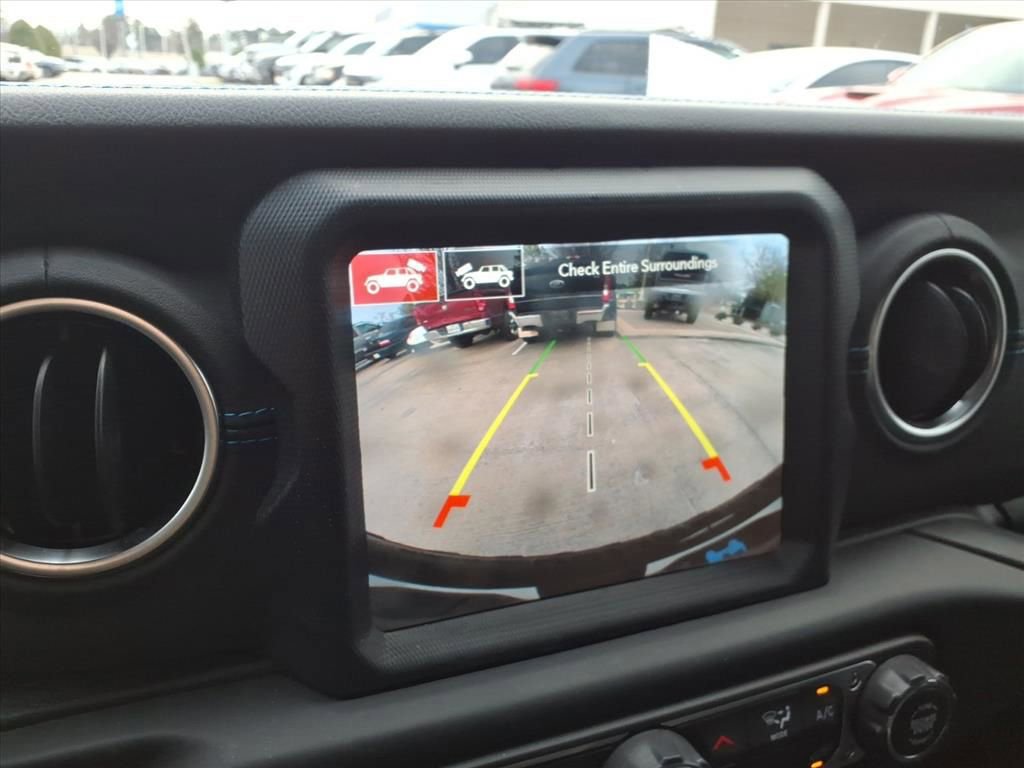 Used 2022 Jeep Wrangler Unlimited Rubicon 4xe w/ Steel Bumper Group image 15