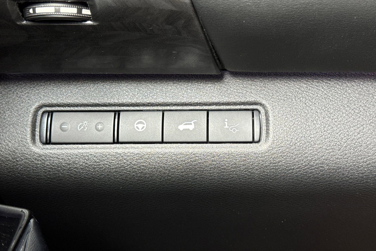 New 2026 Nissan Pathfinder Platinum AWD/4WD image 32